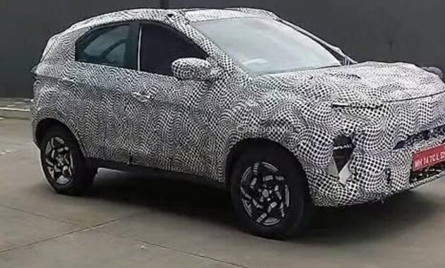 2026 Tata Nexon facelift side profile spy image