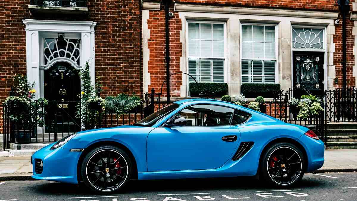 Moving Smarter: How Car Rental Fits into Modern Travel and City Exploration