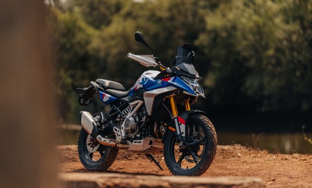 BMW F 450 GS Front Three quarters view