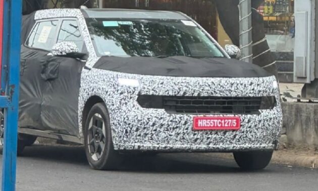 Next-Gen Kia Sonet Spied Testing